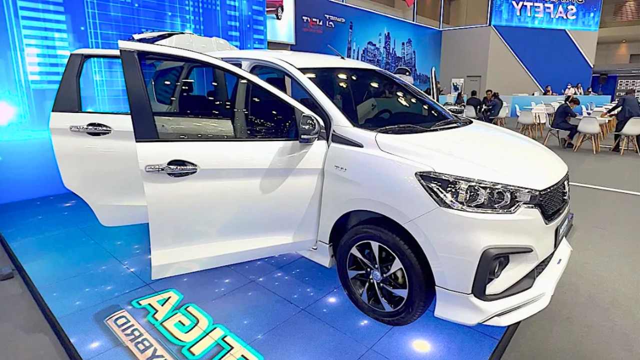 आखिरी मौका! सिर्फ ₹50,000 देकर लें 7-सीटर Maruti Ertiga 2025 फैमिली कार, मिलेगा 33kmpl का दमदार माइलेज