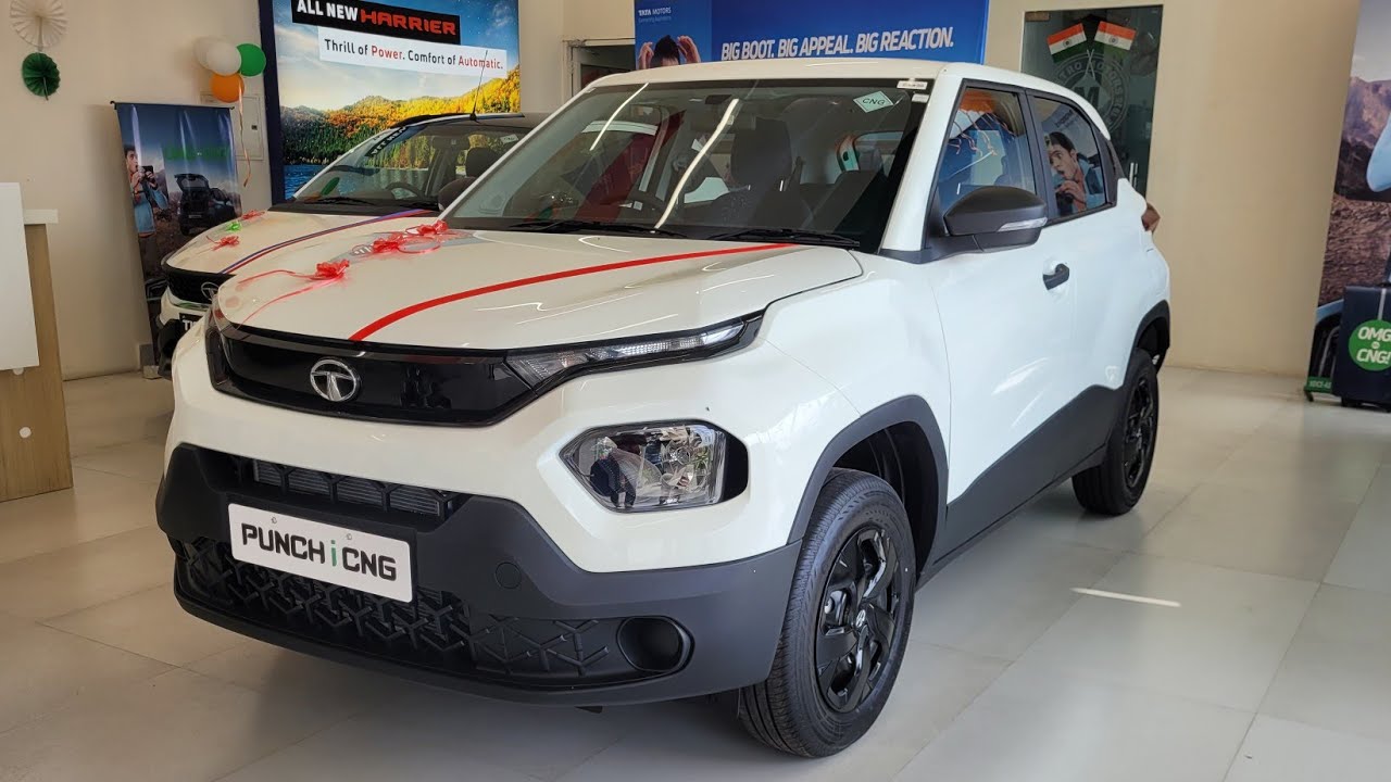 बाइक के बजट में मिल रही लग्जरी SUV - Tata Punch ने मचाई धूम, 32KM/L के माइलेज के साथ Nexon, Vitara, Creta को भी छोड़ा पीछे
